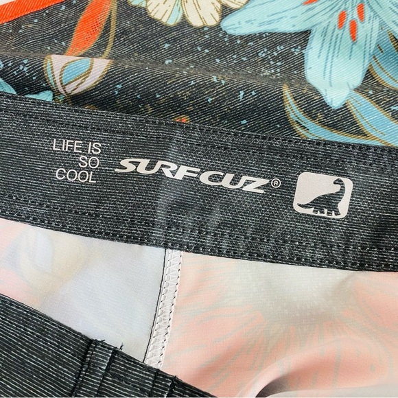 Surfcuz Floral 4 Way Stretch Board Shorts Size 36 - Picture 4 of 5